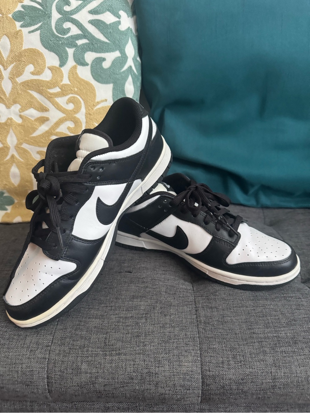 Nike Black and White Low-Top Sneakers - Men's